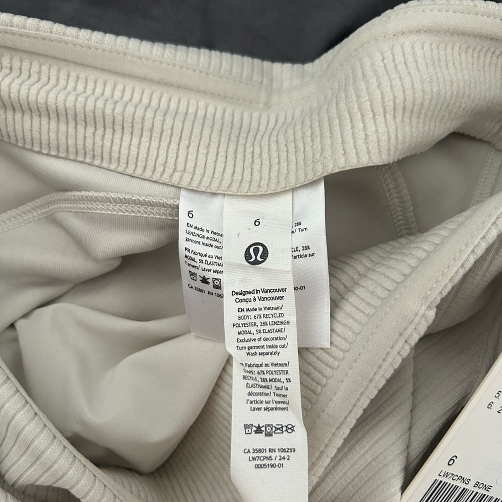 Lululemon Ribbed Shorts - Picture 4 of 4